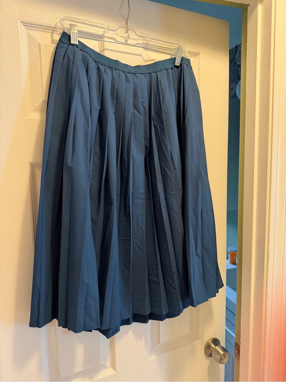 NWT High Waisted Pleated Quick Dry Midi Skirt with Pockets